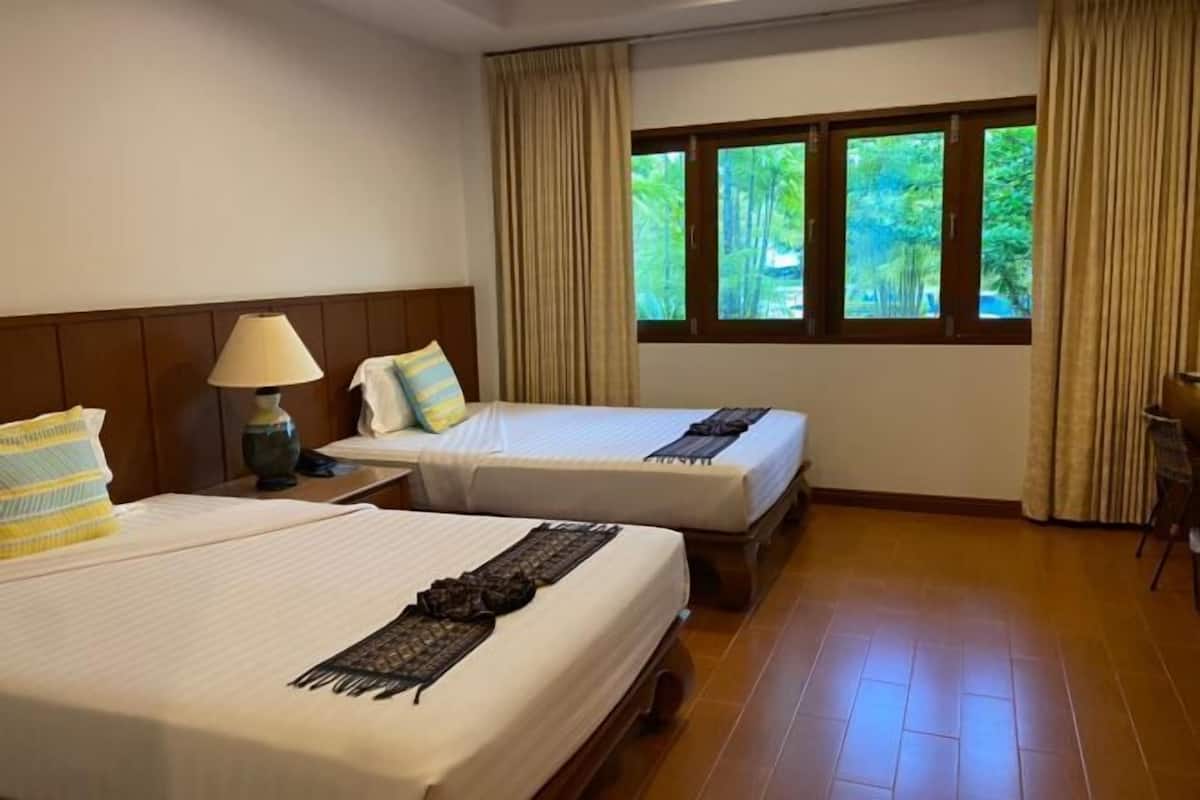 Rollaway beds, free WiFi, bed sheets