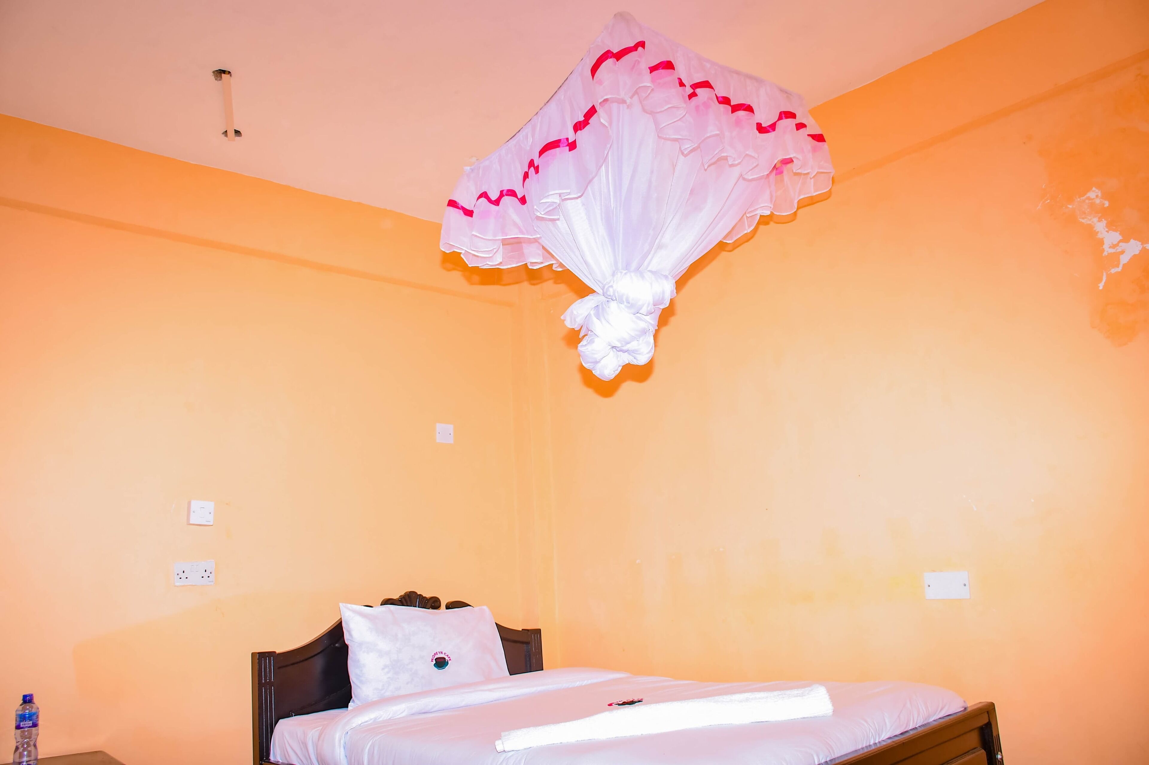 6 makuuhuonetta, silitysrauta/-lauta, Wi-Fi