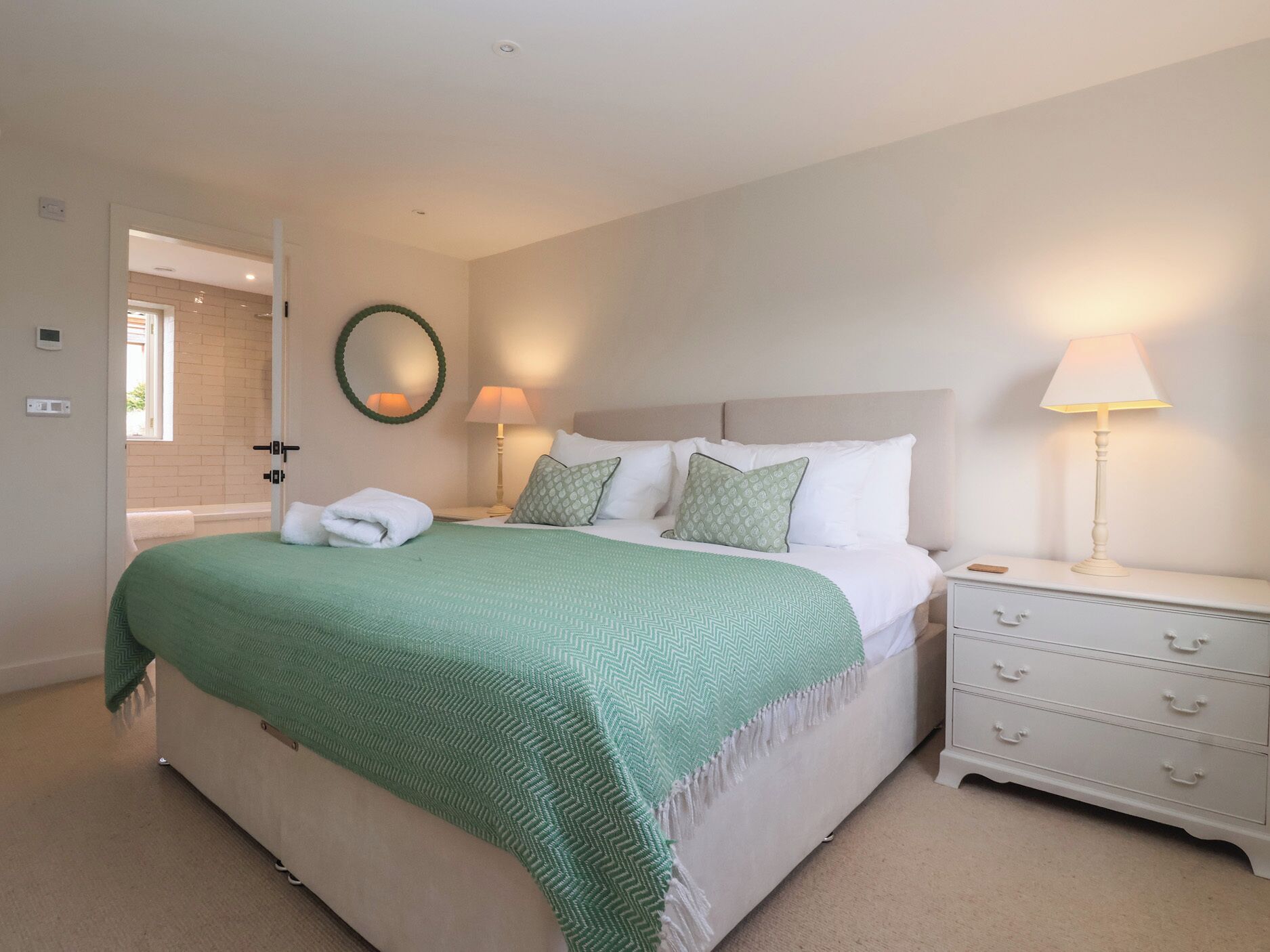 2 bedrooms, individually decorated, individually furnished, free WiFi