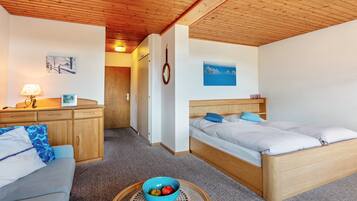 1 bedroom, free WiFi, bed sheets