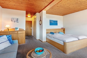 1 bedroom, free WiFi, bed sheets - Apartment Hedi, 35 sqm with Mountain View, Balcony and Wi-Fi (Todtnau)