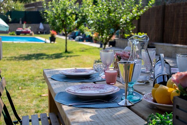 Outdoor dining