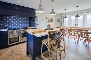 4 bedrooms - Host Stay Kittiwake Cottage (Bridlington)
