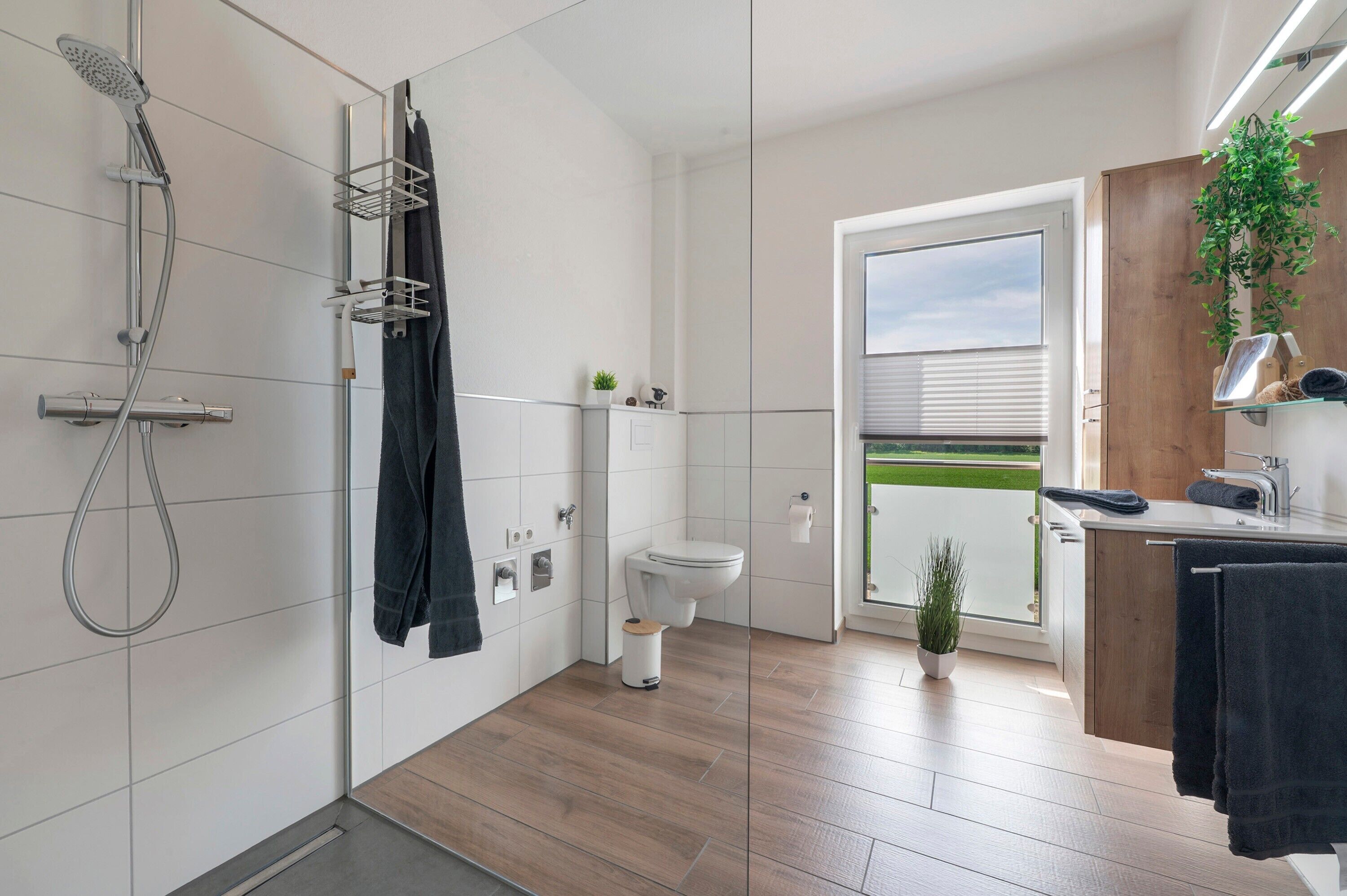 Een douche, een haardroger, handdoeken