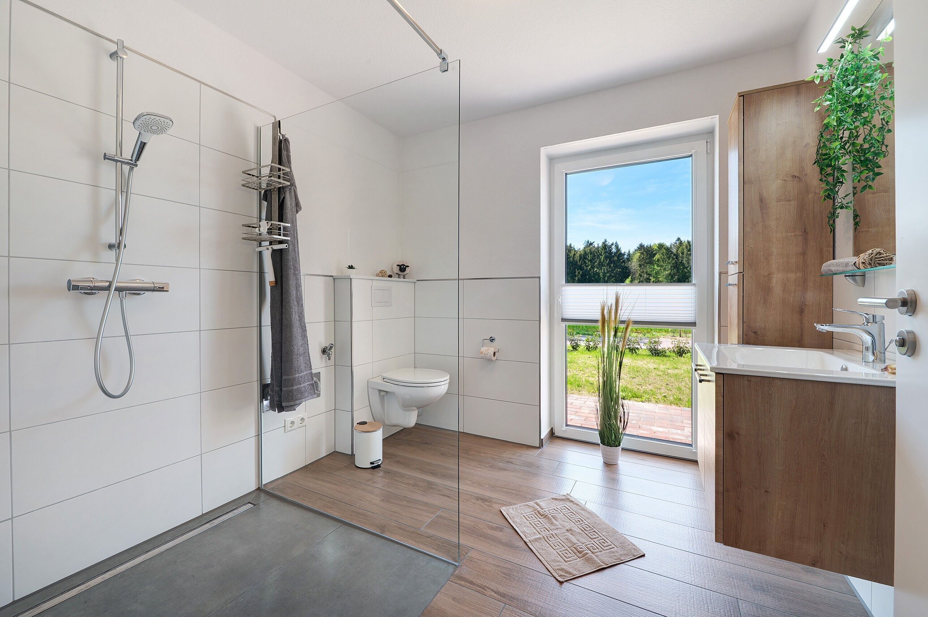 Dusche, Haartrockner, Handtücher