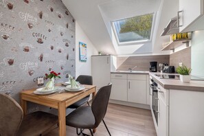 Fridge, oven, stovetop, dishwasher - Holiday Apartment 'Anna 2 Og' with Balcony (Suhle)