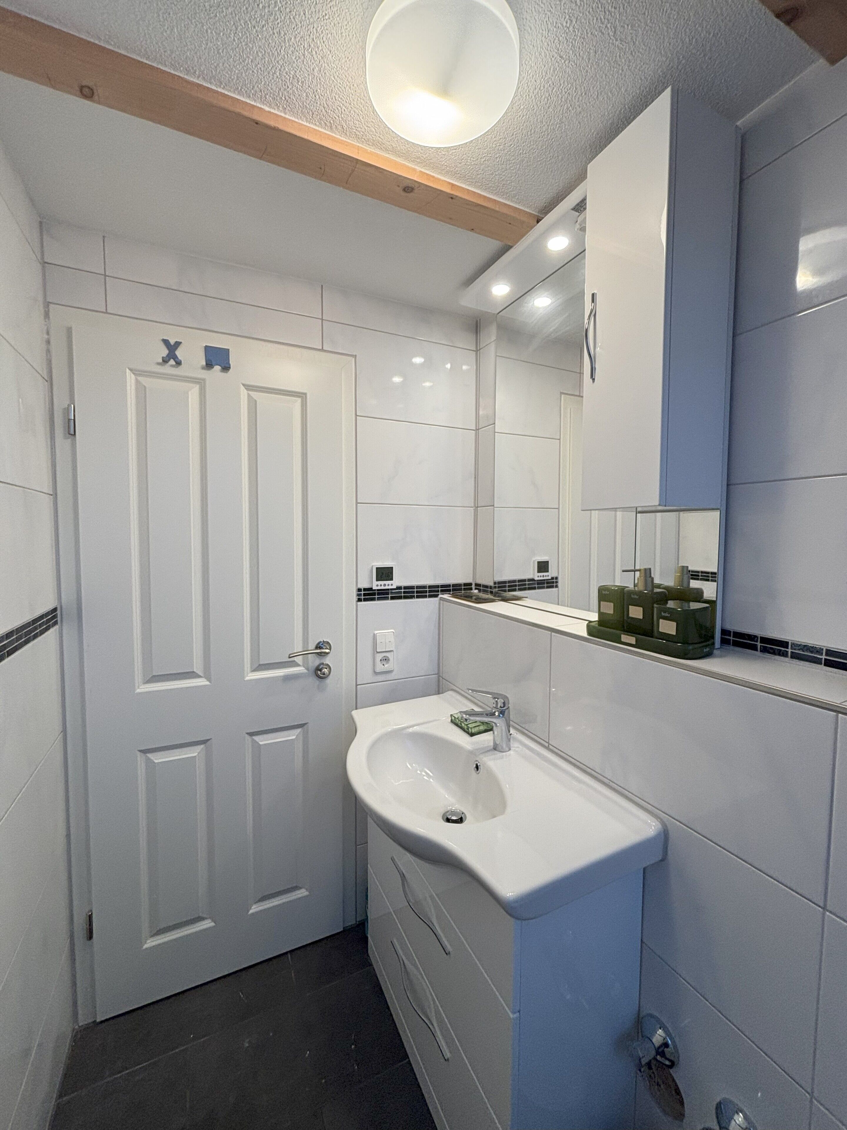 Dusche, Haartrockner, Handtücher