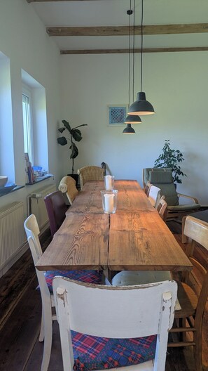 Dining - Vacation apartment in a cozy farmhouse by the bathing lake with large garden and sauna (Carpin)