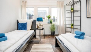 3 makuuhuonetta, silitysrauta/-lauta, ilmainen Wi-Fi, vuodevaatteet