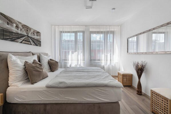 2 bedrooms, iron/ironing board, free WiFi, bed sheets