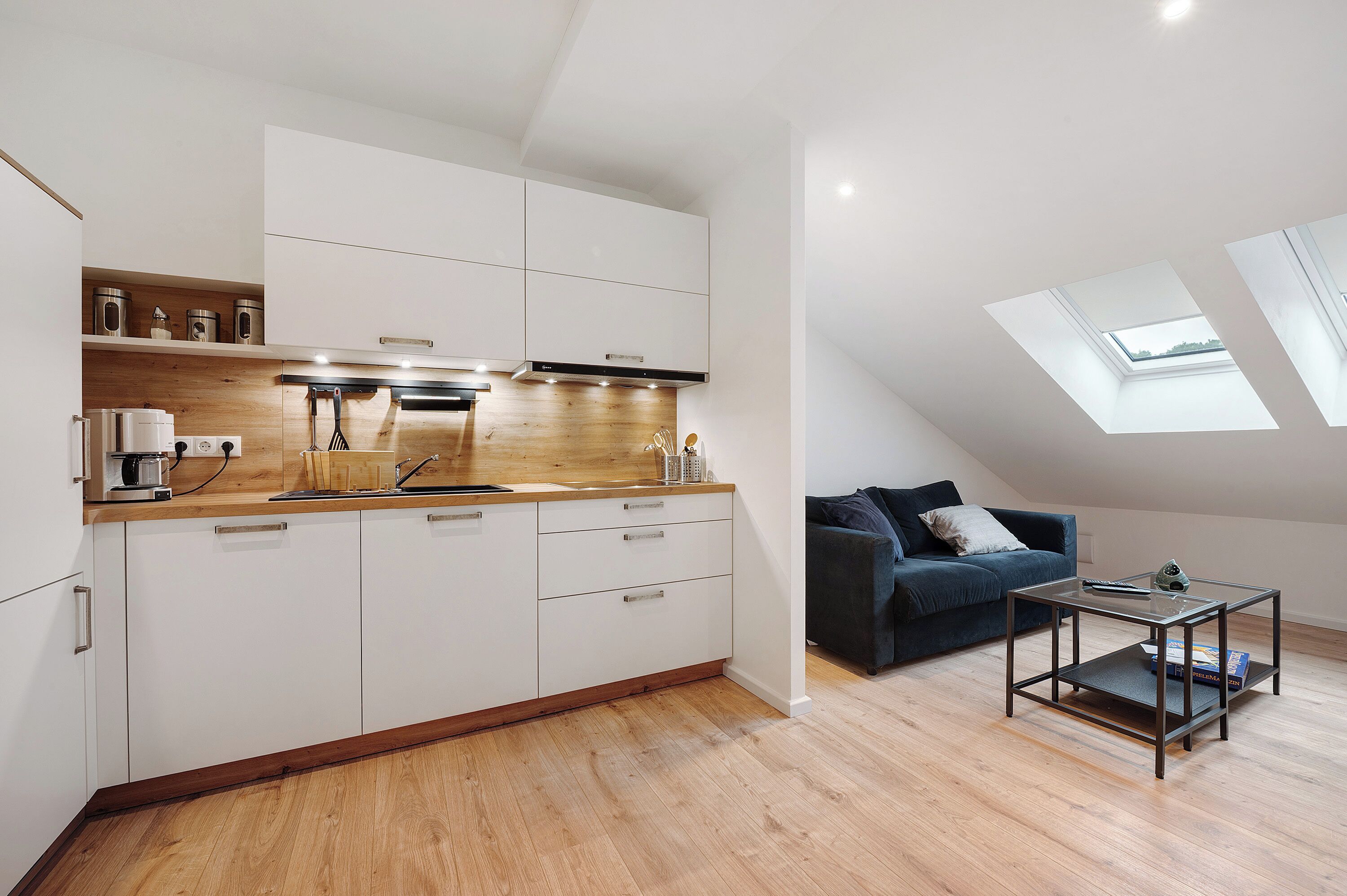 Køleskab, mikrobølgeovn, ovn, kogeplade