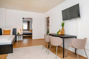 2 habitaciones, tabla de planchar con plancha y wifi gratis 