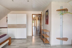 Interior - Apartment 'Kammeltal' with Private Garden, Balcony and Wi-Fi (Kammeltal)