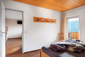 2 bedrooms, iron/ironing board, free WiFi, bed sheets - Apartment 'St Peter, 55qm' with Shared Garden, Balcony and Wi-Fi (Sankt Peter)