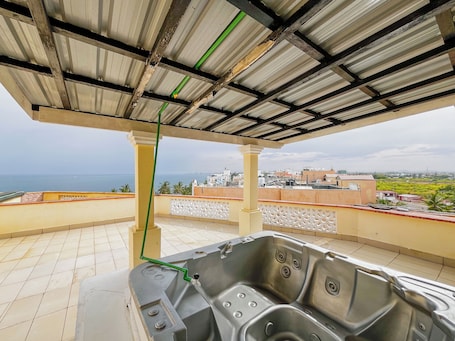 Deluxe Penthouse, Ocean View | Beach/ocean view