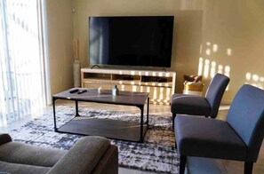TV connectée, table de tennis de table
