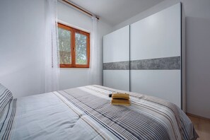 2 chambres, fer et planche à repasser, accès Internet