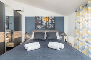 1 chambre, fer et planche à repasser, accès Internet