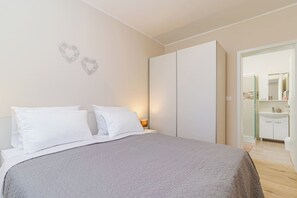 2 chambres, fer et planche à repasser, accès Internet