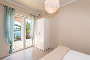 5 chambres, fer et planche à repasser, accès Internet