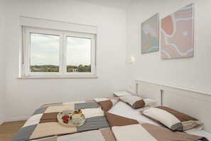 1 chambre, fer et planche à repasser, accès Internet