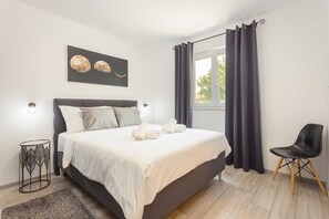 4 soverom, strykejern/-brett, reiseseng for barn og wi-fi (inkludert)