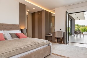 4 Schlafzimmer, Bügeleisen/Bügelbrett, Reisekinderbett, kostenloses WLAN