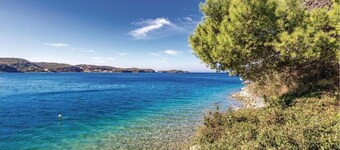 Apartment in Supetarska Draga near Sandy Beach