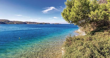 Apartment in Supetarska Draga near Sandy Beach