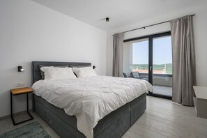 5 bedrooms, iron/ironing board, travel cot, free WiFi