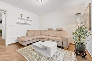 Smart TV, offices - Villa Pineta two bedroom apartment (Medulin)