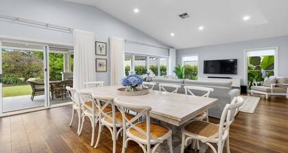 BLUE GUM ESCAPE - THE VINTAGE HOLIDAY HOUSES