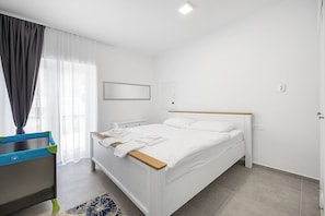 1 bedroom, iron/ironing board, travel cot, free WiFi