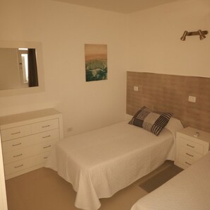 1 chambre, fer et planche à repasser, Wi-Fi gratuit, draps fournis