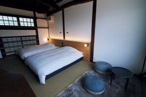 ห้องพักสำหรับสี่ท่าน, ปลอดบุหรี่, วิวสวน (OMOYA EAST) | ผ้านวมขนเป็ด, มินิบาร์, Wi-Fi ฟรี, ผ้าปูที่นอน