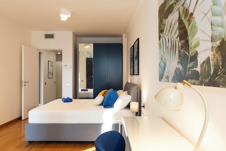 Deluxe Apartment | 1 bedroom, iron/ironing board, free WiFi