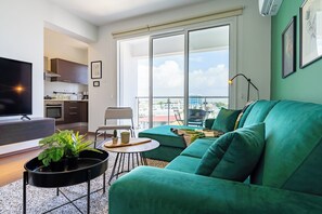 Smart TV de 43 pulgadas con canales digitales, servicios de streaming