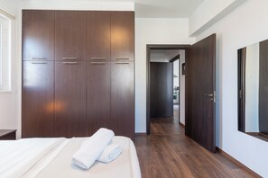 1 bedroom, premium bedding, individually decorated - Harbor Apartments in Larnaca (Larnaca)