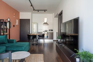 Harbor 303 | Oppholdsrom | En 43-tommers smart-TV med digitale kanaler samt strømmetjenester