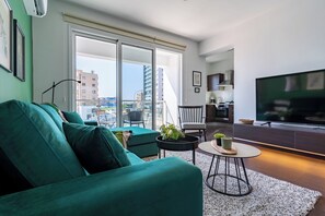 Harbor 104 | Living room | 43-inch Smart TV with digital channels, streaming services - Harbor Apartments in Larnaca (Larnaca)
