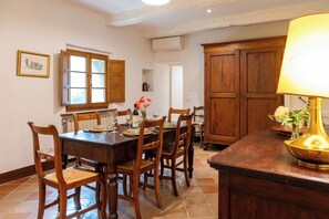 Dining - La Banditina Apartment (Montechiaro)