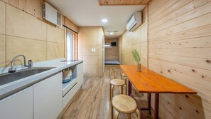 Rom – basic, 1 soverom (Deluxe Caravan No. 10(Private BBQ)) | 1 soverom og wi-fi (inkludert)