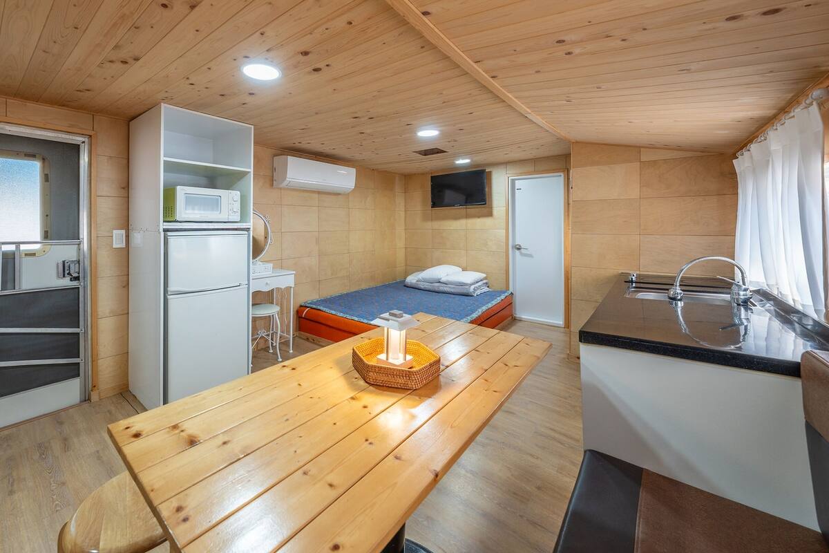 Basic Room, 1 Bedroom (Deluxe Caravan No. 13(Private BBQ)) | 1 bilik tidur, Wi-fi percuma 