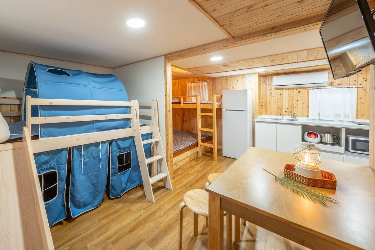 Basic Room, 1 Bedroom (Kids Spa Caravan No. 9(Spa/Random)) | 1 bilik tidur, Wi-fi percuma 