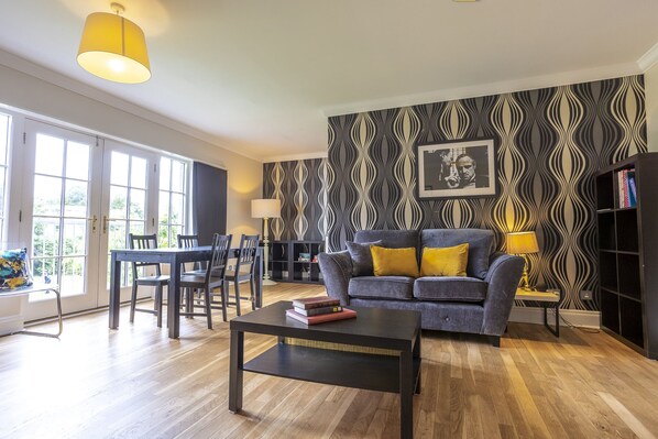 TV - Hepburn Hall No 9 | St Andrews (St Andrews)