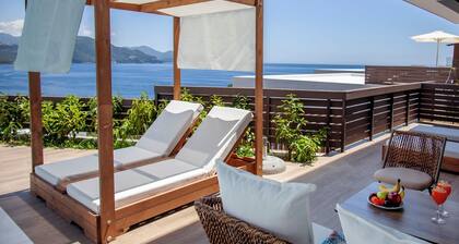 Zavia Resort-Villa Dyo with Private Pool and Private Sea Access