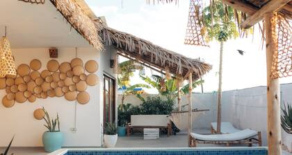 Lily House - Private Pool, AC & Wi-Fi