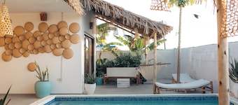 Lily House - Private Pool, AC & Wi-Fi