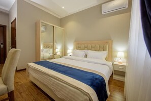 Double Room | Desk, laptop workspace, soundproofing, iron/ironing board - Sato Tashkent (Tashkent)