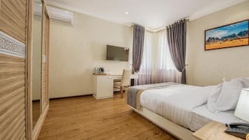 Quarto casal | Escrivaninha, espaço de trabalho para notebook, quartos à prova de som